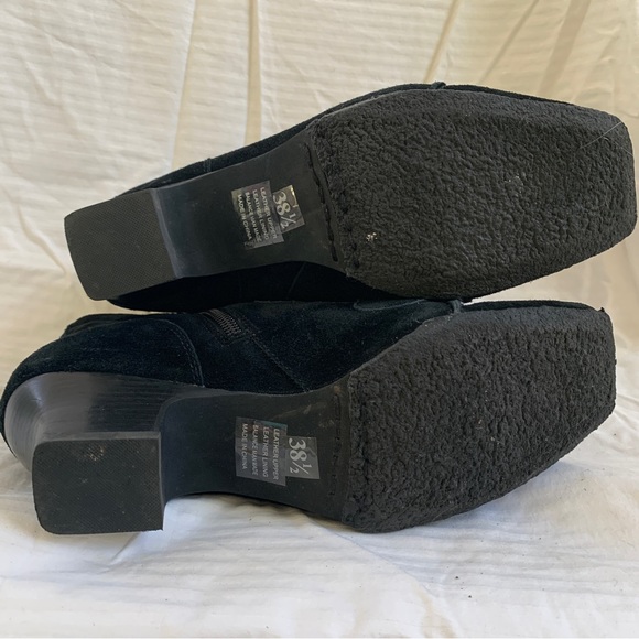 One Of 2 Black Suede Witchy heeled Booties 38.5 - Picture 7 of 15